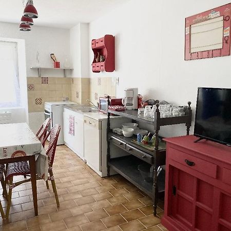 Jullianges Studio En Rez-De-Chaussee Tout Equipe מראה חיצוני תמונה