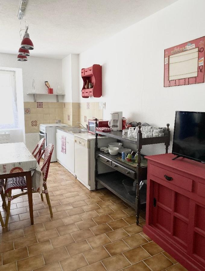 Jullianges Studio En Rez-De-Chaussee Tout Equipe מראה חיצוני תמונה